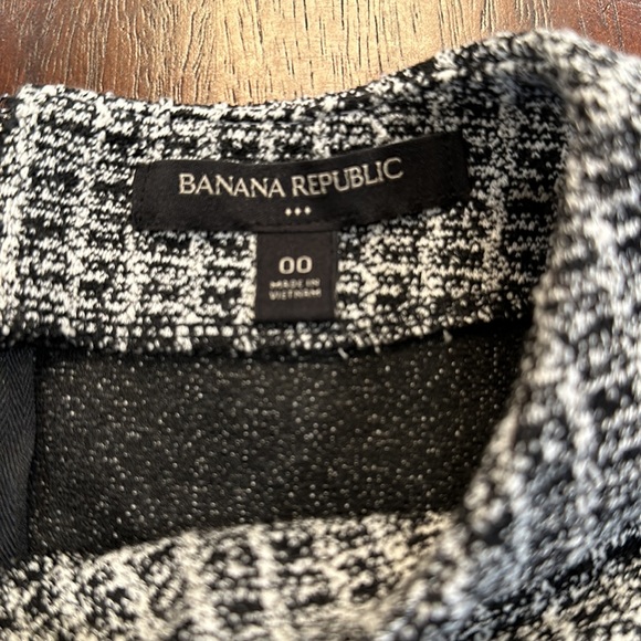 BANANA REPUBLIC tweed pencil dress with puff sleeves - Picture 4 of 7